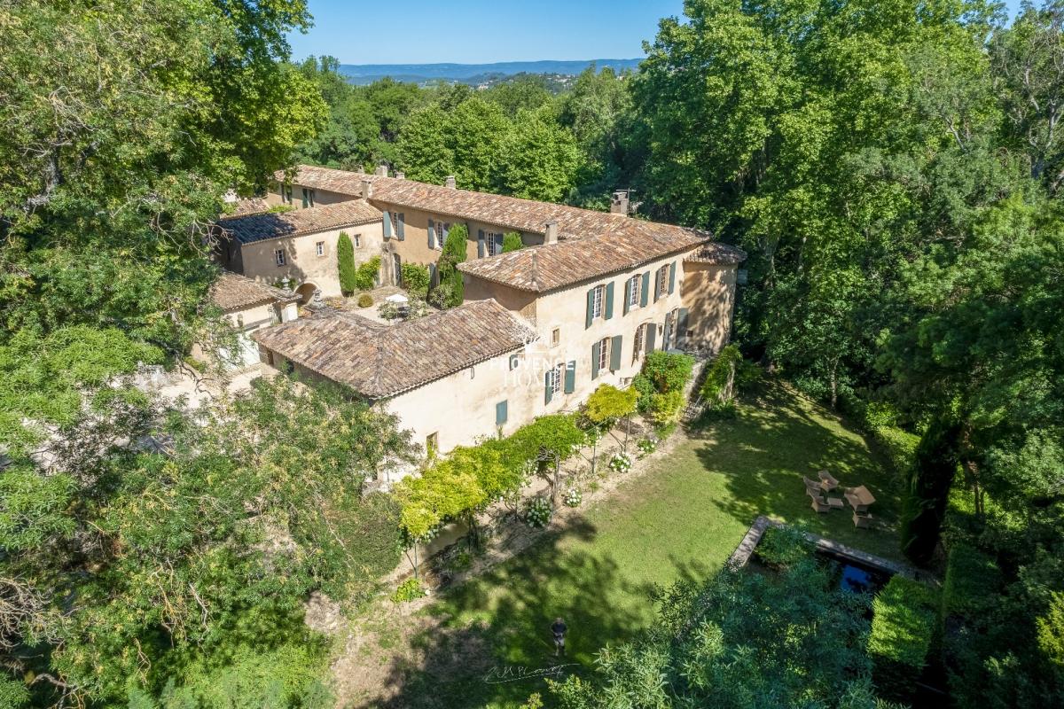 Vente Château Saignon Provence Home